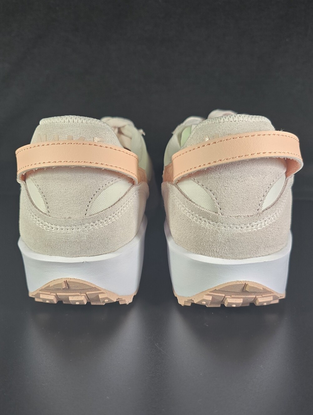 Women's Nike Waffle Debut Sneakers
Size: Women's 10 - Picture 10 of 11